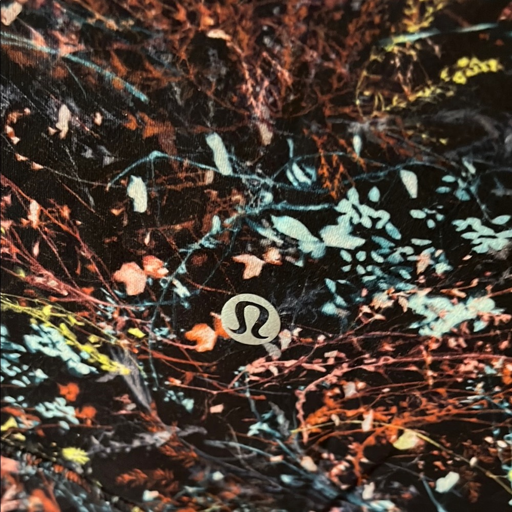 Lululemon Colorful Abstract Print cropped Leggings - Picture 2 of 4